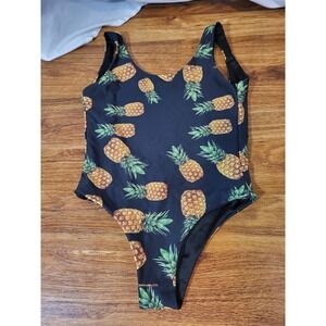 Auric Size Medium‎ Pineapple 1 Piece Bathingsuit